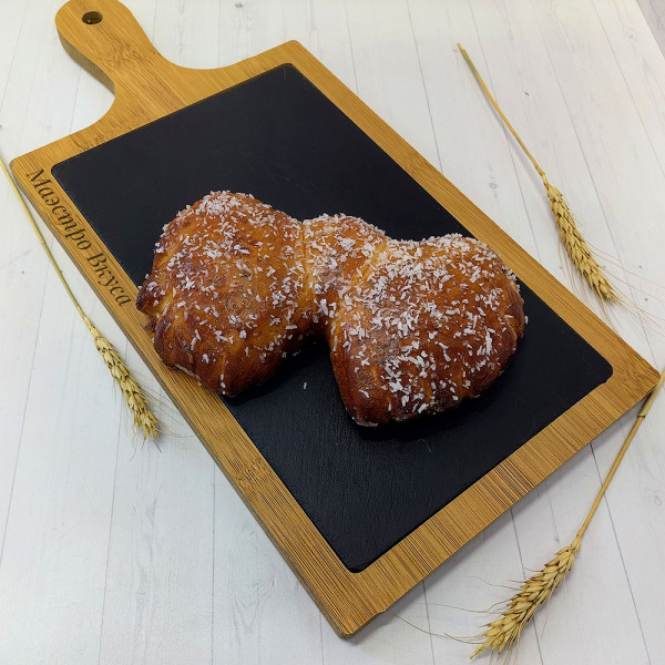 Булочка с клубникой
